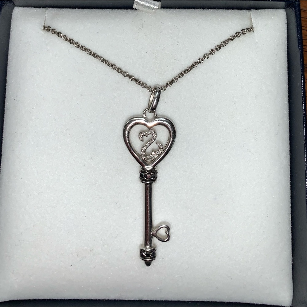 Open hearts pendant necklace